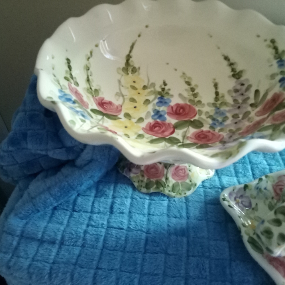 Floral Scalloped Edge Pedestal Bowl